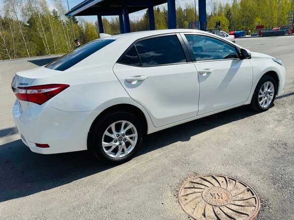 2018 Toyota Corolla XI (E160, E170, E180) Рестайлинг 1, белый, 1550000 рублей - вид 3