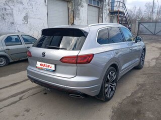 2021 Volkswagen Touareg III, серый, 5130000 рублей, вид 3