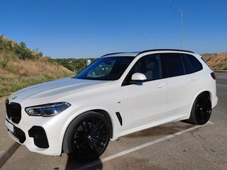 2021 BMW X5 30d IV (G05/G18), белый, 7700000 рублей, вид 2
