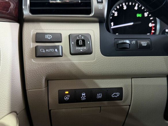 2013 Lexus LX 570 III Рестайлинг, чёрный - вид 21