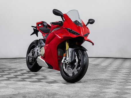 2025 Ducati Panigale V4, красный, 3650000 рублей, вид 3