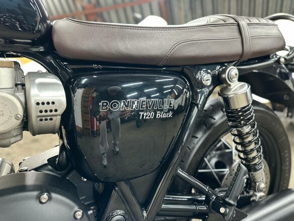 2020 Triumph Bonneville T120, чёрный, 1270000 рублей - вид 15