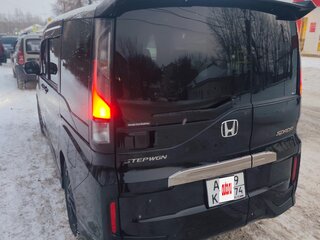 2019 Honda Stepwgn Spada V Рестайлинг, чёрный, 2500000 рублей, вид 4