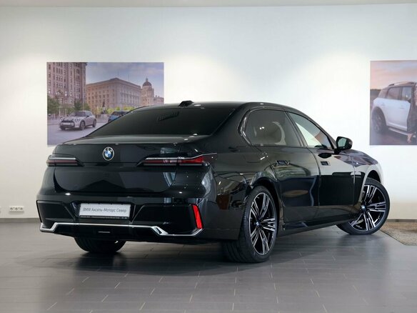 2023 BMW 7 серии 740d xDrive VII (G70), чёрный, 11223000 рублей - вид 5