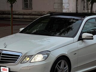 2011 Mercedes-Benz E-Класс 250 7G-Tronic IV (W212, S212, C207), белый, 1800000 рублей, вид 2