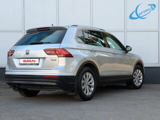 2017 Volkswagen Tiguan II, серебристый, 2430000 рублей, вид 5