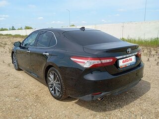 2022 Toyota Camry VIII (XV70) Рестайлинг, чёрный, 2890000 рублей, вид 3