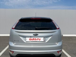 2010 Ford Focus II Рестайлинг, серебристый, 850000 рублей, вид 5