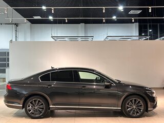 2021 Volkswagen Passat B8 Рестайлинг, серый, 3790000 рублей, вид 4