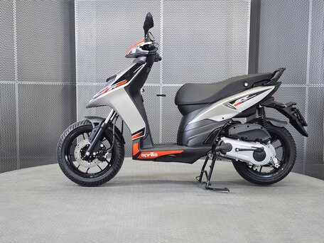 2025 Aprilia SR 125, серый, 223000 рублей, вид 5