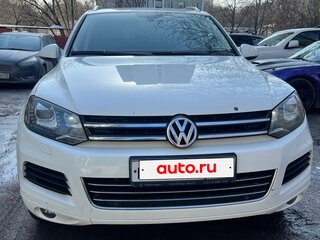 2011 Volkswagen Touareg II, белый, 1980000 рублей, вид 1