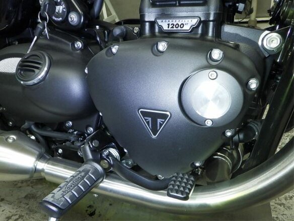 2025 Triumph Bonneville Bobber, чёрный, 1500000 рублей - вид 10