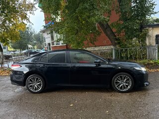 2019 Toyota Camry VIII (XV70), чёрный, 2600000 рублей, вид 4