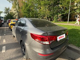 2015 Kia Rio III Рестайлинг, серый, 800000 рублей, вид 5