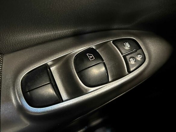 2011 Nissan Juke I, белый - вид 10
