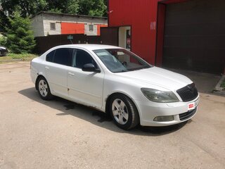2010 Skoda Octavia DSG7 II (A5) Рестайлинг, белый, 620000 рублей, вид 2