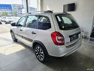 2026 Lada (ВАЗ) Granta Cross I Рестайлинг, серебристый, 1246000 рублей, вид 3
