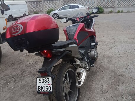 2011 Honda VFR 1200, красный, 500000 рублей, вид 3