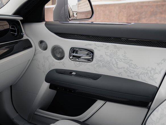 2026 Rolls-Royce Ghost Black Badge II Рестайлинг (Series II), серый, 58900000 рублей - вид 28