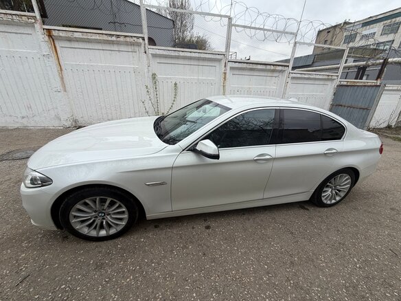 2016 BMW 5 серии 528i xDrive VI (F10/F11/F07) Рестайлинг, белый, 2200000 рублей - вид 11