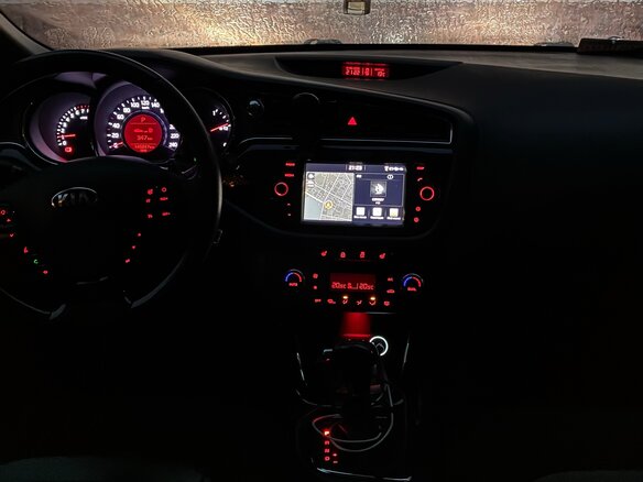2017 Kia Ceed II Рестайлинг, коричневый, 1410000 рублей - вид 6