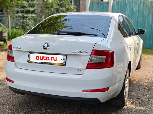 2013 Skoda Octavia III (A7), белый, 1050000 рублей - вид 3