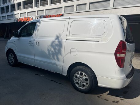 2012 Hyundai Grand Starex, белый, 900000 рублей, вид 5