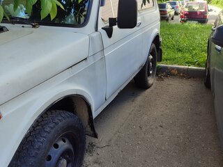1996 Lada (ВАЗ) 2121 (4x4) I Рестайлинг, белый, 260000 рублей, вид 1
