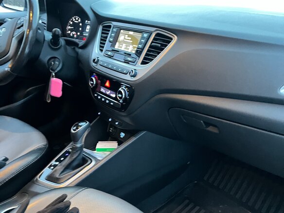2019 Hyundai Solaris II, серебристый, 1200000 рублей - вид 8