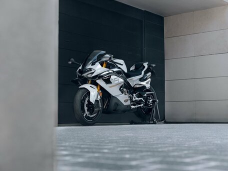 2026 CFMoto 750SR-S, чёрный, 924900 рублей, вид 3