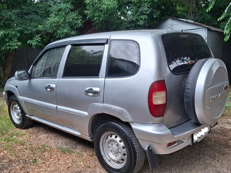 2005 Chevrolet Niva I, серебристый, 270000 рублей, вид 4