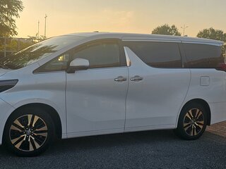 2019 Toyota Alphard III Рестайлинг, белый, 4190000 рублей, вид 3