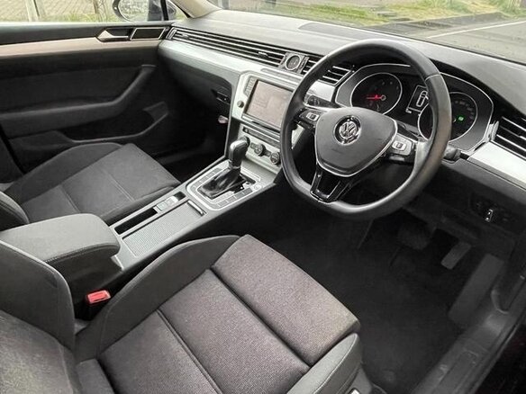 2017 Volkswagen Passat B8, пурпурный - вид 8