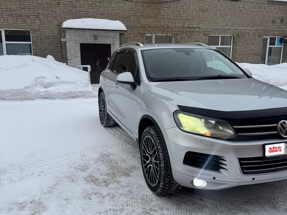 2011 Volkswagen Touareg II, серебристый, 2000000 рублей - вид 4