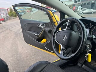2013 Opel Astra GTC J Рестайлинг, жёлтый, 700000 рублей, вид 5