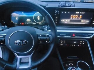 2021 Kia K5 III, белый, 3300000 рублей, вид 2