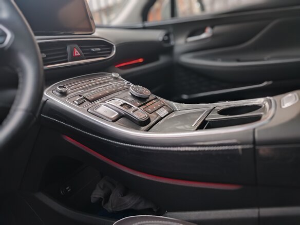 2023 Hyundai Santa Fe IV Рестайлинг, серый, 5380000 рублей - вид 15