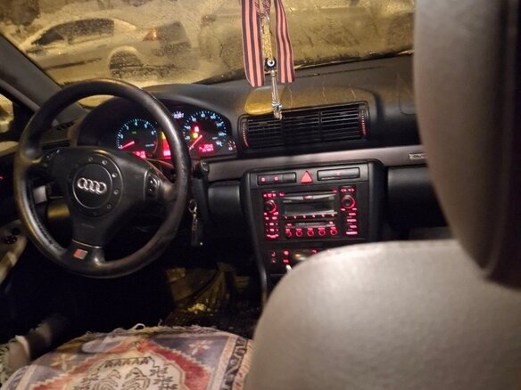 1999 Audi A4 I (B5) Рестайлинг, белый, 300000 рублей - вид 5