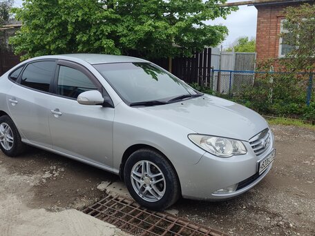2010 Hyundai Elantra IV (HD), серебристый, 650000 рублей, вид 3