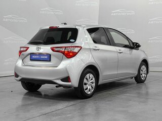 2019 Toyota Vitz III (XP130) Рестайлинг 2, серебристый, 955000 рублей, вид 5