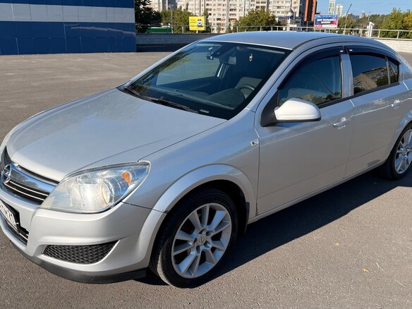 2013 Opel Astra H Рестайлинг, серебристый, 580000 рублей - вид 1
