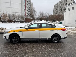 2019 Kia Optima IV Рестайлинг, белый, 915000 рублей, вид 3