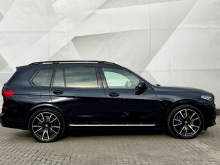 2022 BMW X7 40d I (G07), чёрный, 8900000 рублей, вид 3