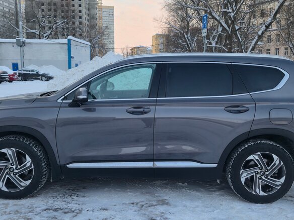 2021 Hyundai Santa Fe IV Рестайлинг, серый, 3700000 рублей - вид 3