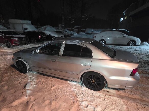 2000 Mitsubishi Galant VIII Рестайлинг, серый, 230000 рублей - вид 5