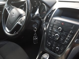 2011 Opel Astra J, белый, 750000 рублей, вид 2