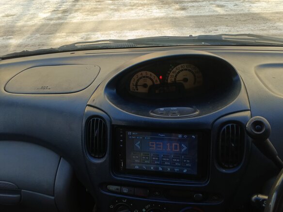 2002 Toyota FunCargo, чёрный, 370000 рублей - вид 5