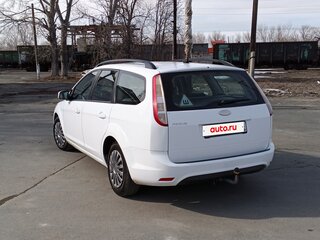 2009 Ford Focus II Рестайлинг, белый, 750000 рублей, вид 4