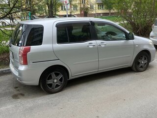 2009 Toyota Raum II, серый, 680000 рублей, вид 3