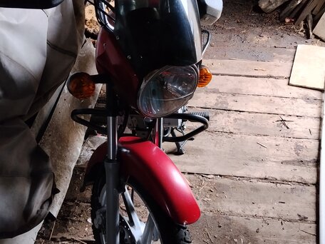2018 Bajaj Boxer BM 150, красный, 80000 рублей, вид 1